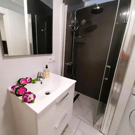 Olympia, Ocean View 111 *